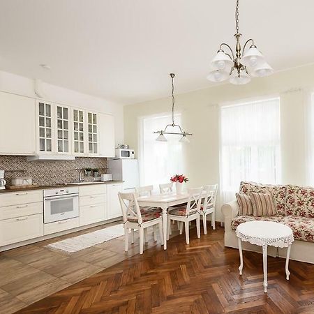 Roosi Apartment Parnawa Zewnętrze zdjęcie