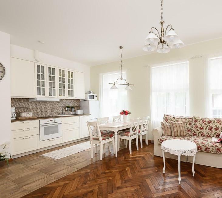 Roosi Apartment Parnawa Zewnętrze zdjęcie
