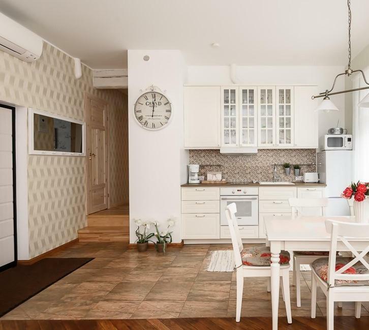 Roosi Apartment Parnawa Zewnętrze zdjęcie